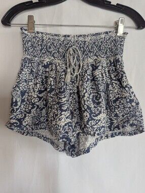 Women’s Medium Smocked Waist Blue White Shorts Linen Sincerely Jules